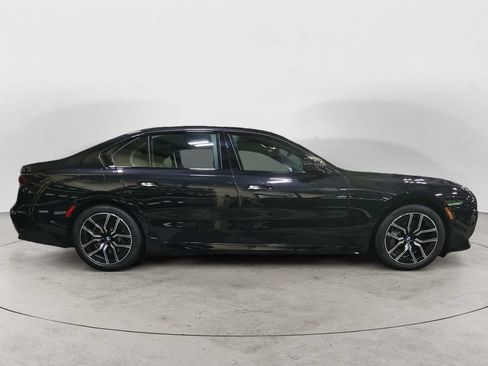 Used 2026 BMW 750e xDrive AWD/4WD image 7