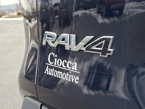Used 2020 Toyota RAV4 XLE image 31