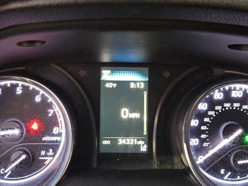 Used 2020 Toyota Camry SE image 11