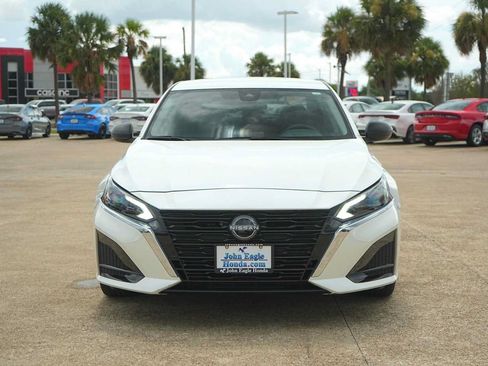 Used 2024 Nissan Altima 2.5 SV FWD image 6