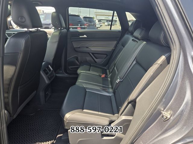 Used 2022 Volkswagen Atlas Cross Sport SE w/ Panoramic Sunroof Package FWD image 12