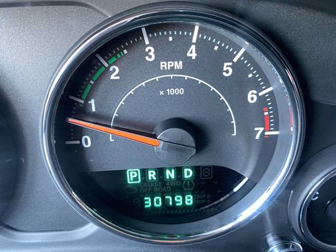 Used 2013 Jeep Wrangler Sport AWD/4WD image 7
