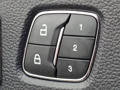 Used 2019 Ford F150 Lariat image 28