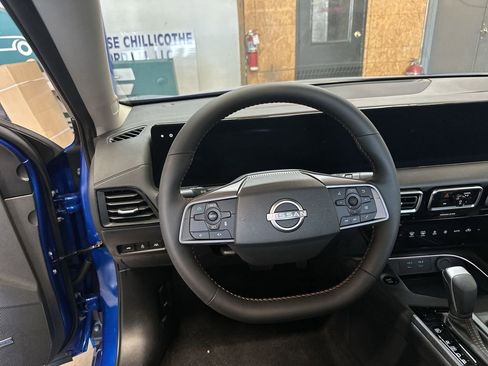 New 2026 Nissan Sentra SR FWD image 11