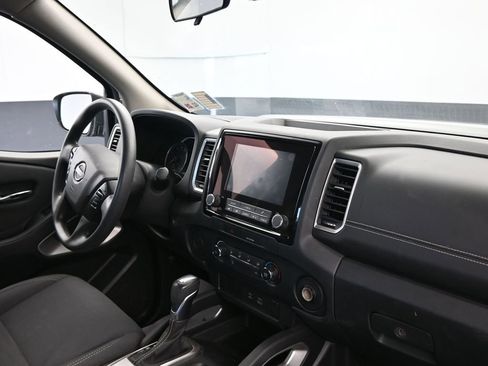 Used 2022 Nissan Frontier SV RWD image 12