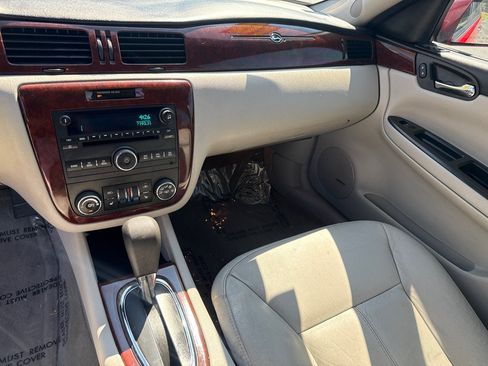 Used 2010 Chevrolet Impala LTZ FWD image 12