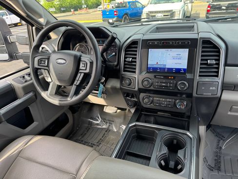 Used 2022 Ford F350 XLT w/ Black Appearance Package AWD/4WD image 25