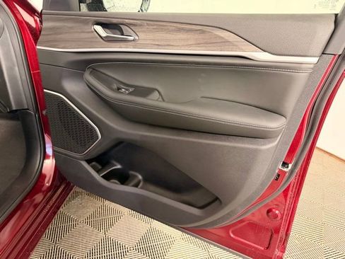 New 2026 Jeep Grand Cherokee Limited image 33