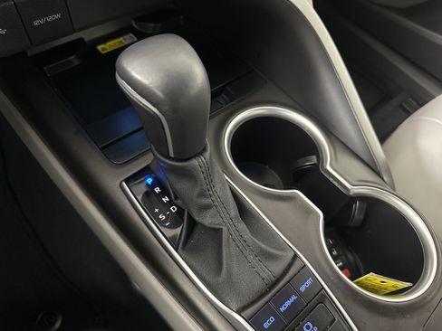 Used 2023 Toyota Camry XLE image 18