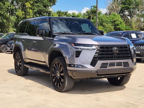 Used 2025 Lexus GX 550 w/ Accessory Package (2T) AWD/4WD image 3
