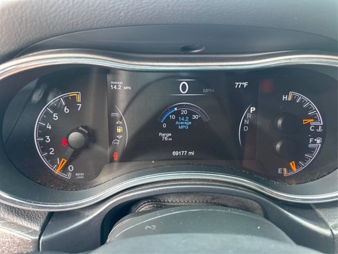 Used 2018 Jeep Grand Cherokee Laredo AWD/4WD image 26