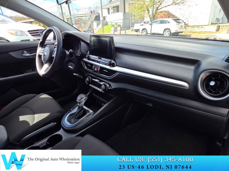 Used 2019 Kia Forte LXS FWD image 12
