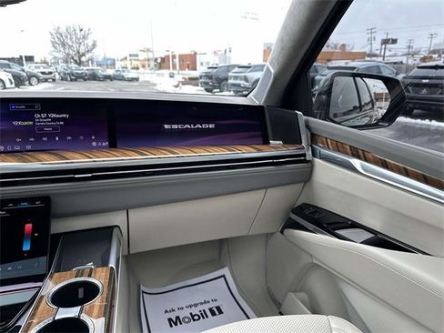 Certified 2025 Cadillac Escalade Sport Platinum w/ LPO, Floor Liner Package image 34