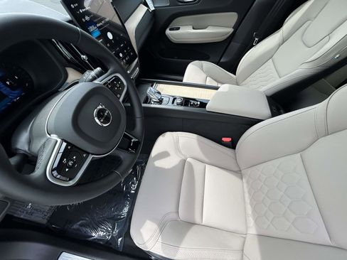 New 2026 Volvo XC60 B5 Plus w/ Protection Package Premier image 10