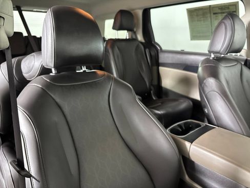 Used 2026 Kia Carnival FWD image 29