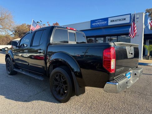 Used 2014 Nissan Frontier SL image 19