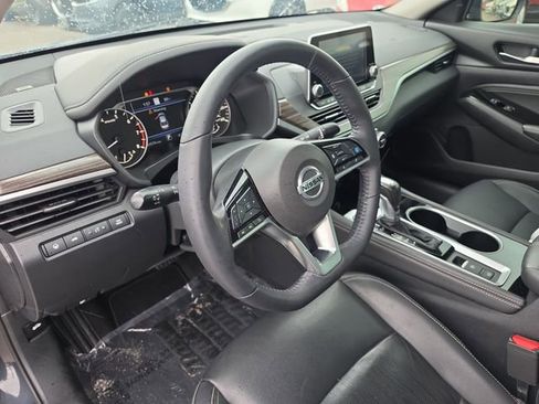 Used 2020 Nissan Altima 2.5 Platinum FWD image 12