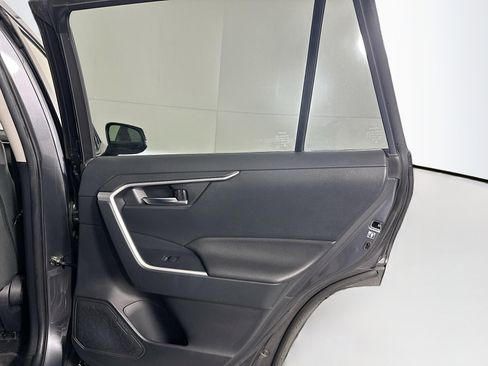 Used 2019 Toyota RAV4 XLE w/ Convenience Package FWD image 30