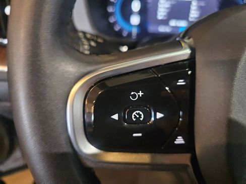 Certified 2023 Volvo XC60 B5 Plus w/ Climate Package image 23