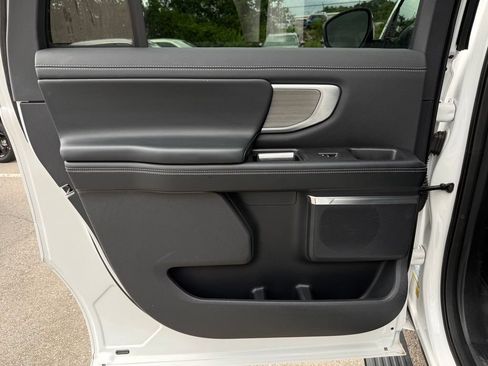 Used 2025 Ford Expedition Max Platinum AWD/4WD image 12