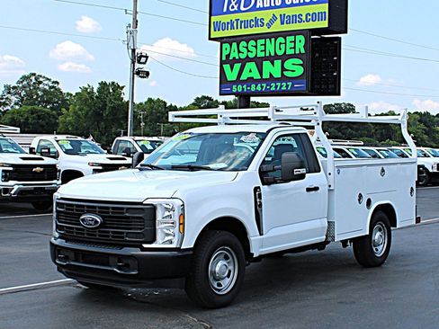 Used 2025 Ford F350 XL w/ XL Driver Assist Package RWD image 2
