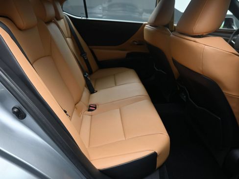 Used 2023 Lexus ES 250 w/ Premium Package AWD/4WD image 17