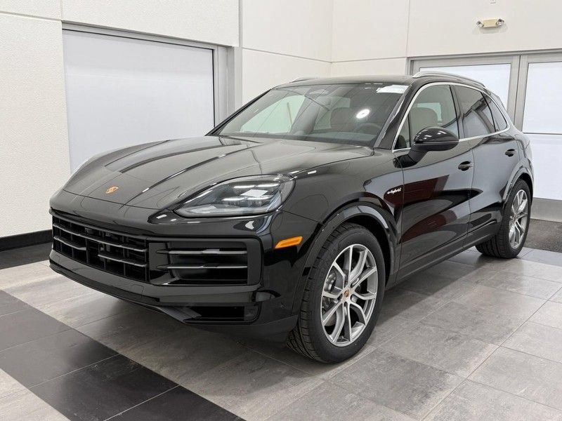 Used 2026 Porsche Cayenne E-Hybrid AWD/4WD image 1