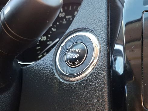 Used 2016 Nissan Rogue SV AWD/4WD image 23