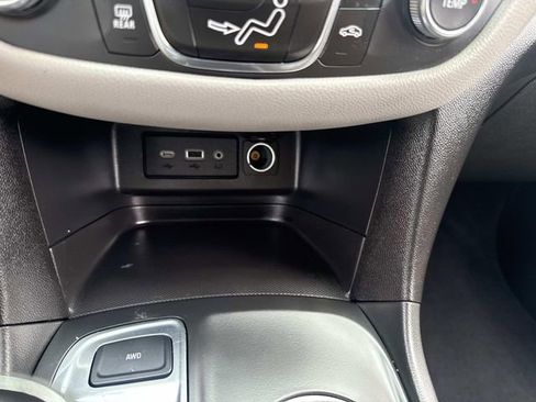 Used 2021 Chevrolet Equinox LS w/ LS Convenience Package image 28