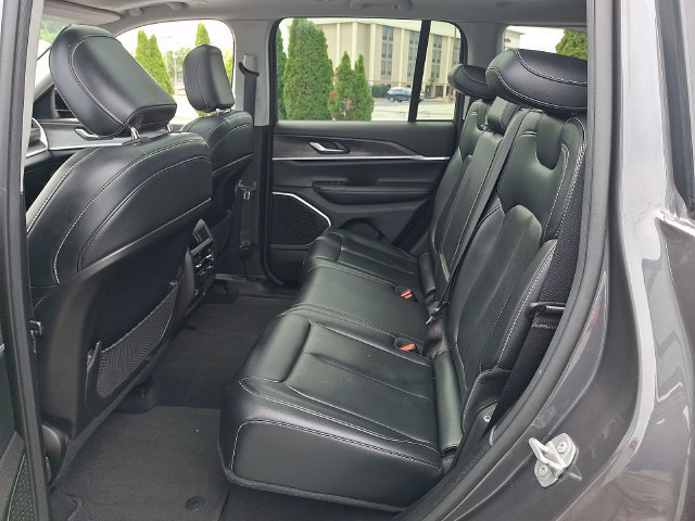 Used 2022 Jeep Grand Cherokee Limited AWD/4WD image 11