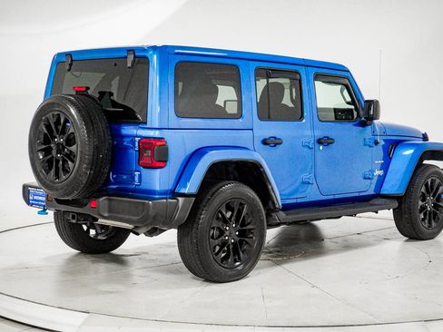 Used 2023 Jeep Wrangler Unlimited Sahara w/ Cold Weather Group AWD/4WD image 10