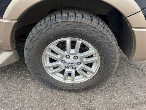 Used 2014 Ford Expedition EL XLT w/ Equipment Group 202A AWD/4WD image 18