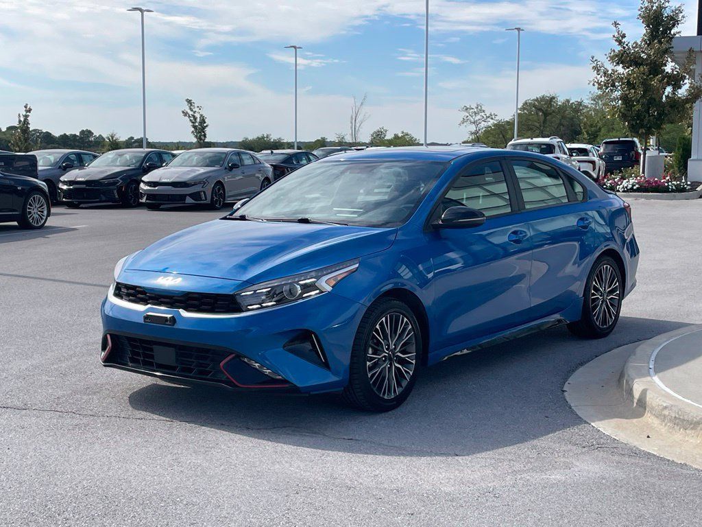 Used 2023 Kia Forte GT-Line w/ GT-Line Premium Package FWD image 4