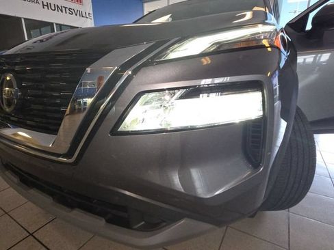 Used 2021 Nissan Rogue SV FWD image 27