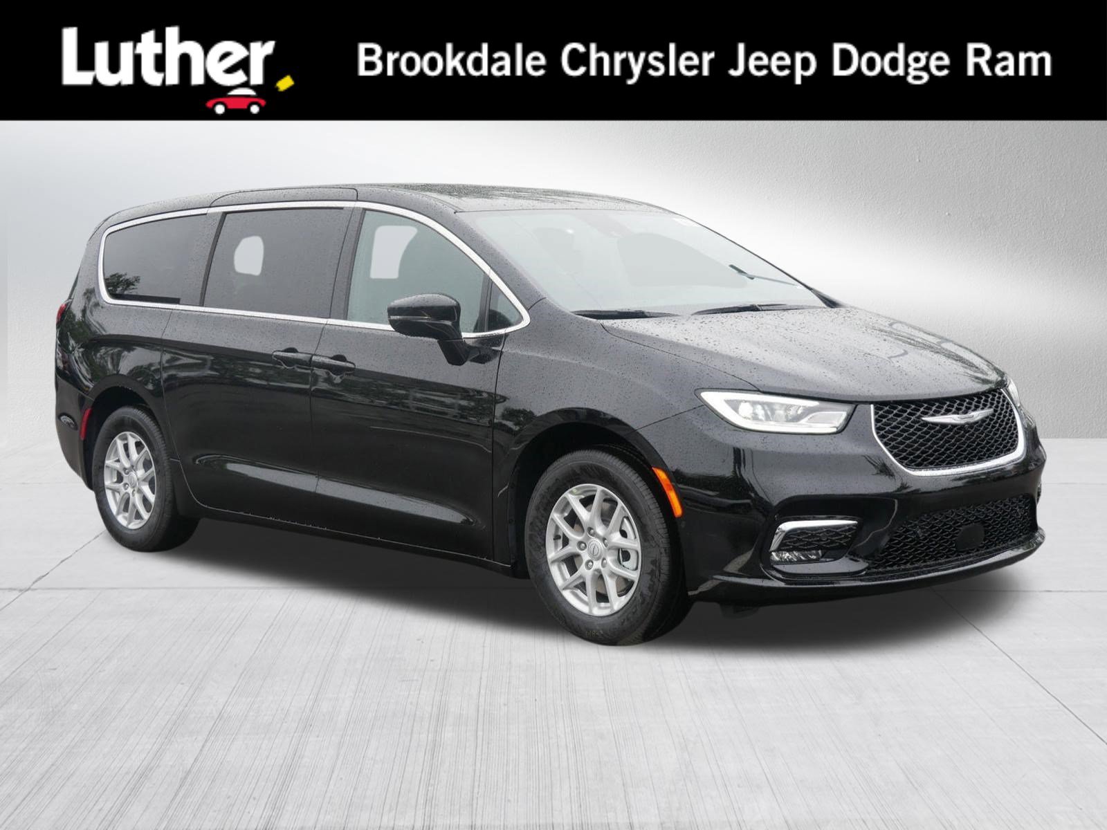 New 2026 Chrysler Pacifica Select FWD image 1