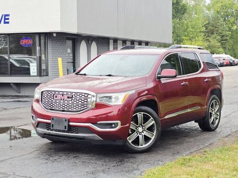 Used 2017 GMC Acadia Denali w/ Technology Package FWD image 2