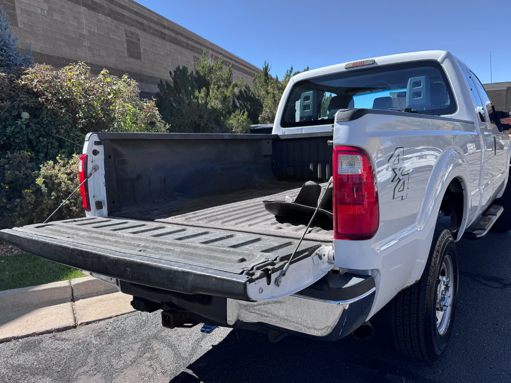Used 2015 Ford F250 XL w/ Power Equipment Group AWD/4WD image 9