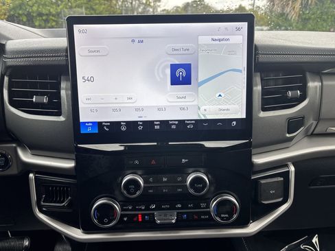 Certified 2024 Ford Expedition XLT image 22