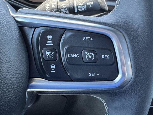 Certified 2025 Jeep Wrangler Unlimited Sahara w/ Safety Group AWD/4WD image 23