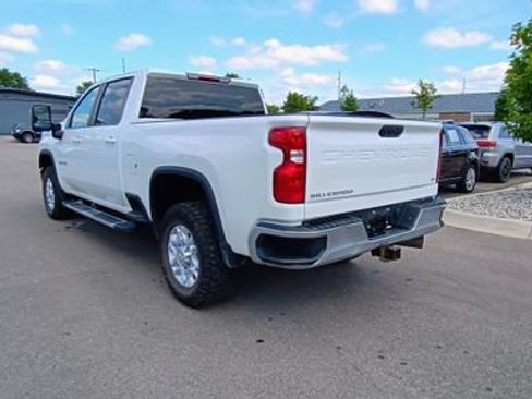 Used 2023 Chevrolet Silverado 2500 LT w/ Convenience Package AWD/4WD image 5