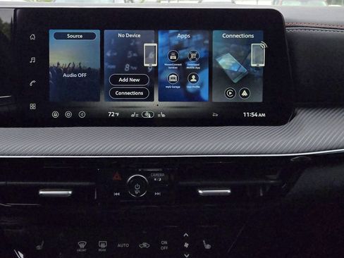 New 2026 Nissan Kicks SR w/ Cold Weather Package FWD image 14