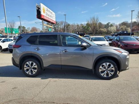 Certified 2023 Nissan Rogue SV image 3