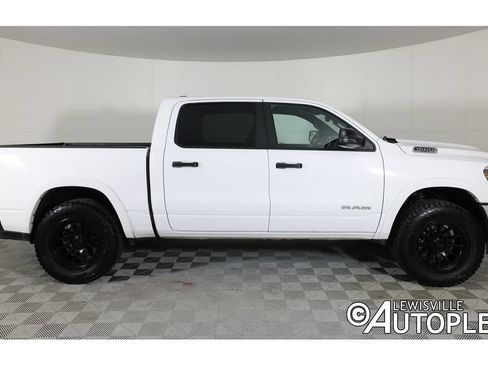 Used 2025 RAM 1500 Big Horn AWD/4WD image 4