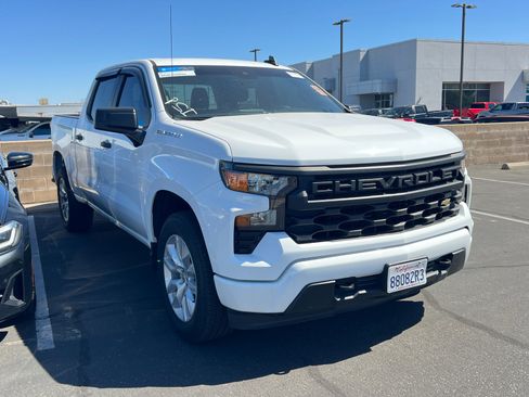 Used 2023 Chevrolet Silverado 1500 Custom RWD image 2