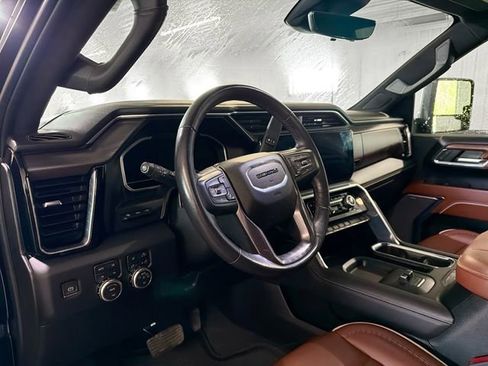 Used 2024 GMC Sierra 2500 Denali Ultimate AWD/4WD image 8