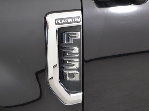 Used 2019 Ford F250 Platinum w/ Platinum Ultimate Package image 11