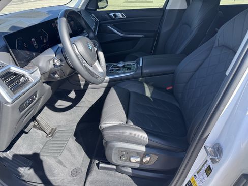 Used 2023 BMW X7 xDrive40i w/ Executive Package image 5