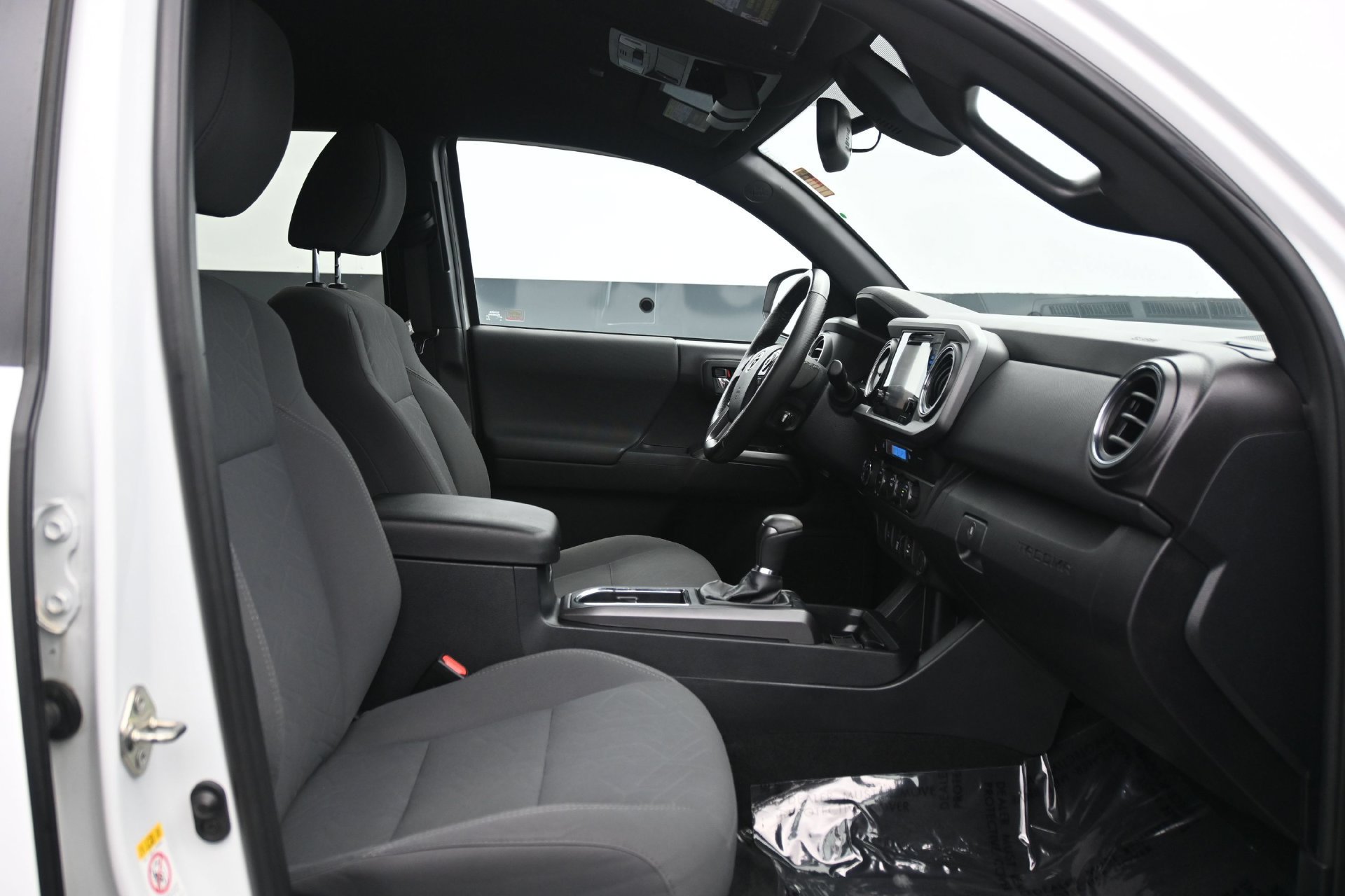 Used 2019 Toyota Tacoma TRD Sport AWD/4WD image 13
