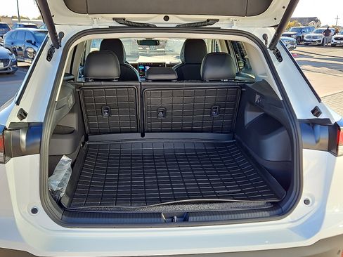 New 2026 Volkswagen Tiguan SE image 7