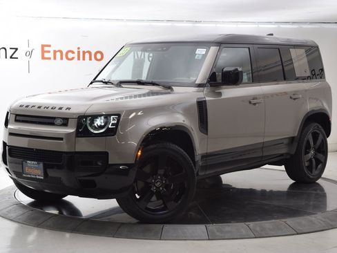 Used 2023 Land Rover Defender 110 V8 AWD/4WD image 2